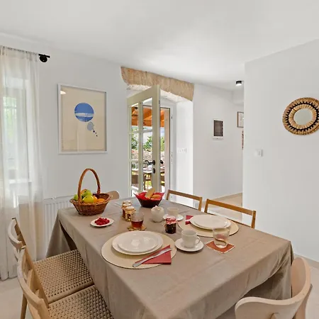 Villa Villa Heureka-Luxury Istrian Villa- Heated Pool, Sauna & Nature Views *