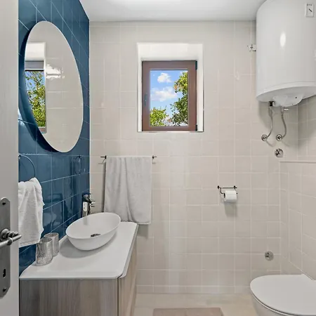 Villa Heureka-Luxury Istrian Villa- Heated Pool, Sauna & Nature Views Barat (Rovinj)
