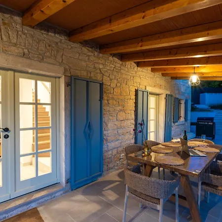 Villa Heureka-Luxury Istrian Villa- Heated Pool, Sauna & Nature Views Villa *