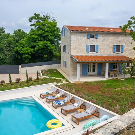 Villa Heureka-Luxury Istrian Villa- Heated Pool, Sauna & Nature Views Villa Barat (Rovinj)