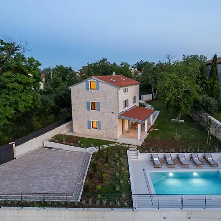 Villa Heureka-Luxury Istrian Villa- Heated Pool, Sauna & Nature Views Villa
