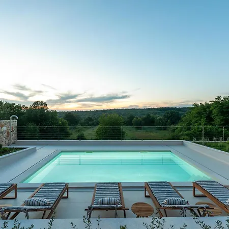 Villa Heureka-Luxury Istrian Villa- Heated Pool, Sauna & Nature Views Villa Barat (Rovinj)