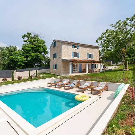 Villa Heureka-Luxury Istrian Villa- Heated Pool, Sauna & Nature Views Villa