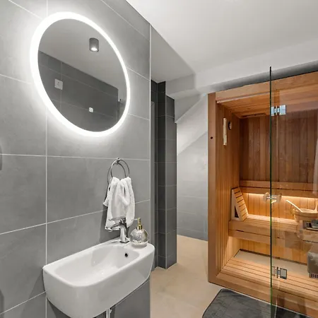 Villa Villa Heureka-Luxury Istrian Villa- Heated Pool, Sauna & Nature Views