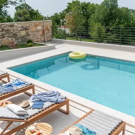 Villa Heureka-Luxury Istrian Villa- Heated Pool, Sauna & Nature Views Barat (Rovinj)